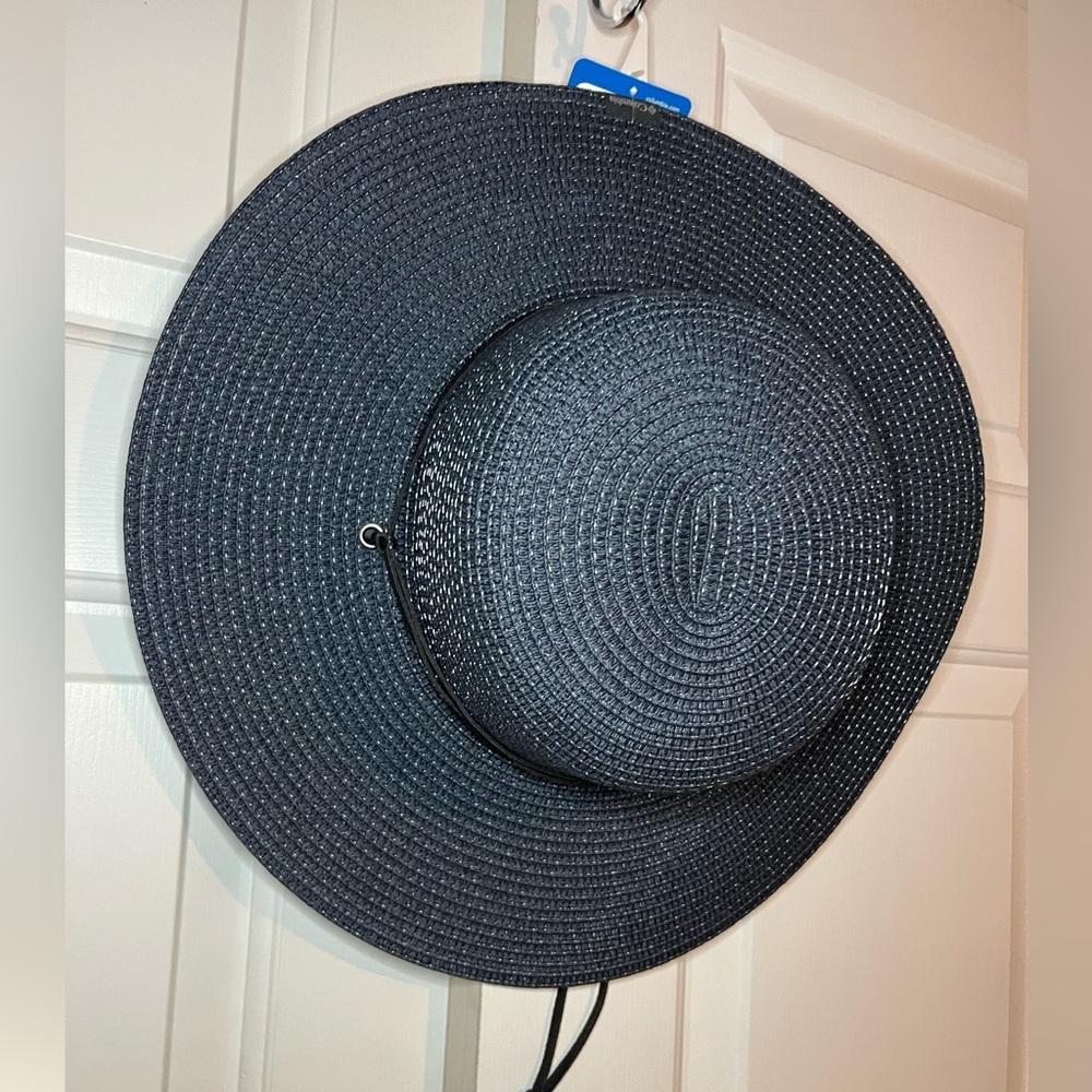 Columbia Dark Grayish/Blue Packable Hat NWT